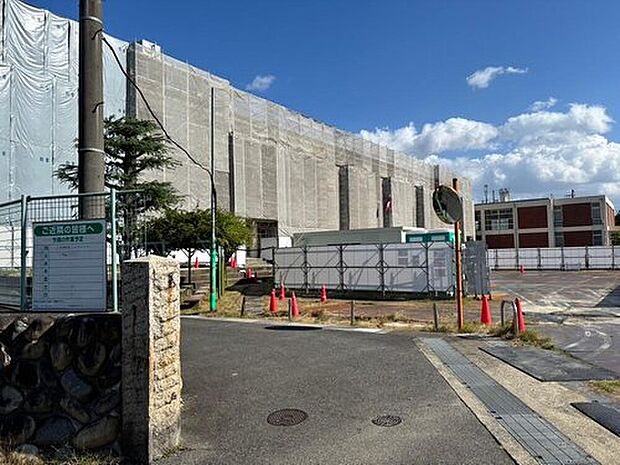 笠松町立笠松小学校（約597m）