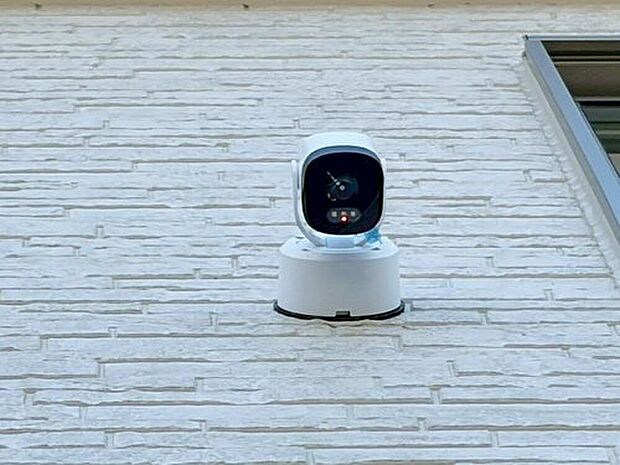 【その他】防犯カメラ完備です！不審者の侵入や空き巣、駐車場における車上荒らしなどの犯罪も防犯カメラによって抑えられます。

