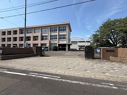 江南市立布袋中学校 1300m (徒歩17分)