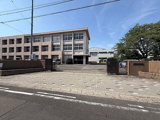 江南市立布袋中学校(約1,300m)