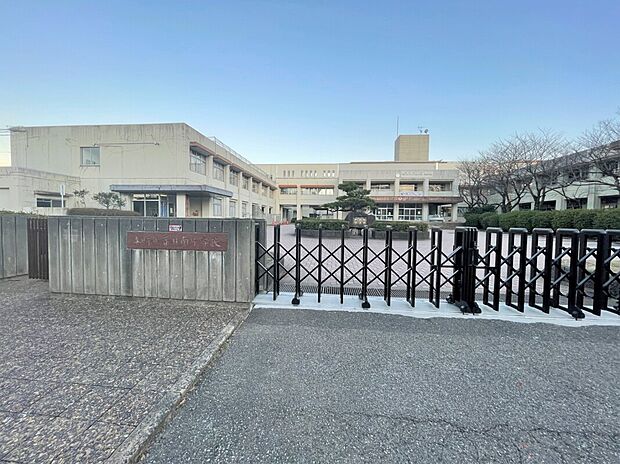 春日南中学校（約1,100m）