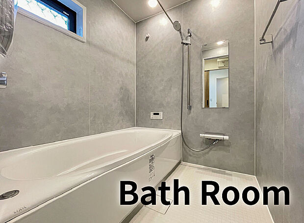 【【Bath Room】】LIXIL システムバス
保温性能の高いサーモバス、冬でも床がひんやりしないサーモフロアをはじめ、機能性に優れたシステムバスです。