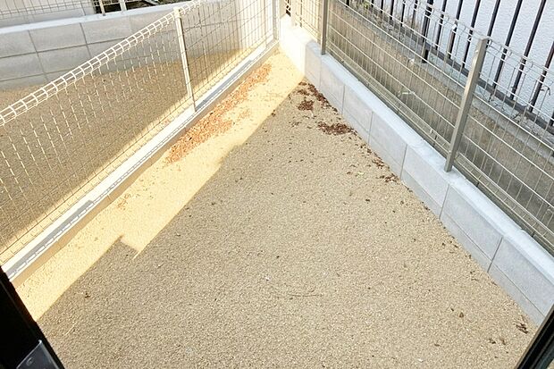 【1号地 お庭】ガーデニングなど、お客様の趣味を楽しむ空間としてご利用いただけます。(写真撮影2025.5)