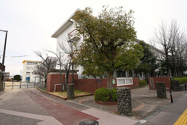 福島小学校(約1,211m)