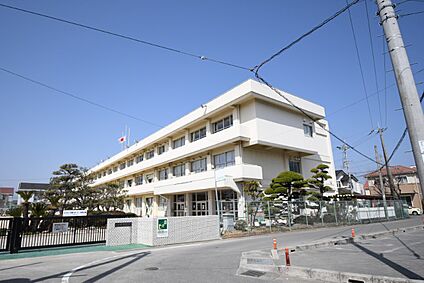 北島南小学校 274ｍ