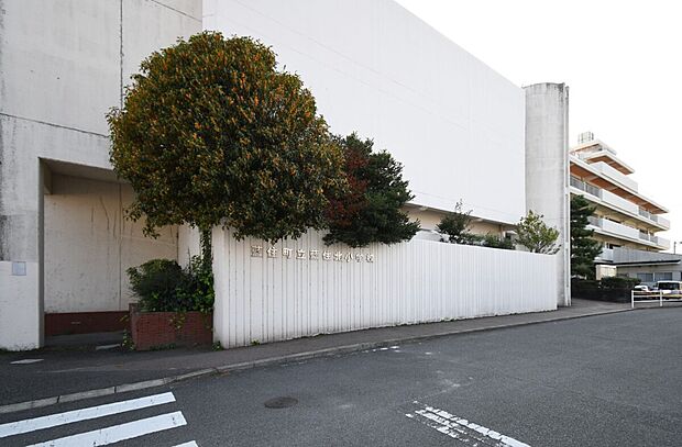 藍住北小学校(約916m)