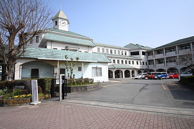 加茂名南小学校（約1,100m）