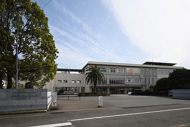 阿南市第一中学校(約1,400m)