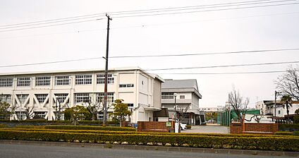 城東中学校 徒歩993m