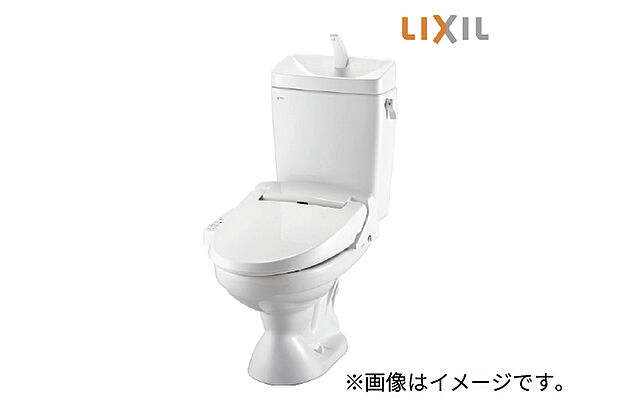 【節水・温水洗浄便座】少ない水で流すことができる環境にも経済的にも配慮されたトイレ。シャワー洗浄付きなので快適です。