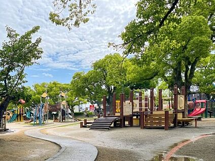 セブン名東店 徒歩600m