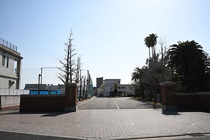 徳島市立富田中学校 徒歩1609m