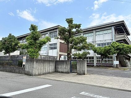 丸亀市立南中学校 徒歩450m
