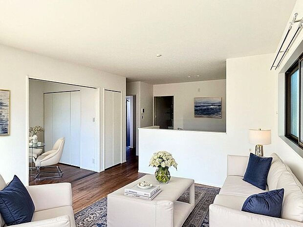 家族が集まる明るいリビング！お子様のお勉強をダイニングで済ませるようにすると家事をしながらお子様の頑張りを見守れます♪
※CGにて家具を合成しています。