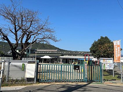 土佐市立愛聖保育園 100m(徒歩2分)