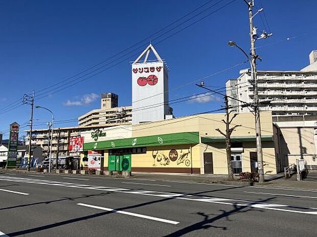 業務用食品スーパーサンプラザ 鴨部店