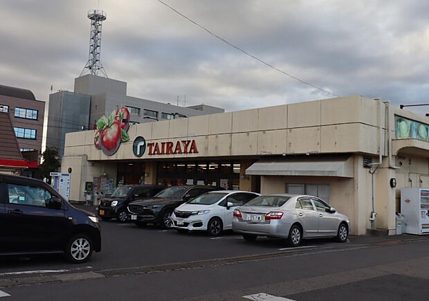 たいらや滝谷店(約826m)