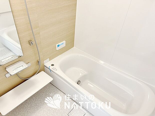 現地写真(浴室)
浴室暖房乾燥機付き。1坪タイプで広々です。