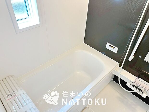 現地写真(浴室)
浴室暖房乾燥機付き。1坪タイプで広々です。