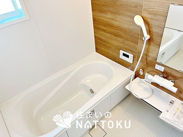 現地写真(浴室)
浴室暖房乾燥機付き。1坪タイプで広々です。