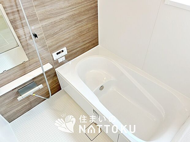 現地写真(浴室)
浴室暖房乾燥機付き。1坪タイプで広々です。