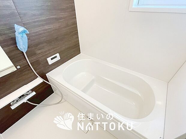 現地写真(浴室)
浴室暖房乾燥機付き。1坪タイプで広々です。