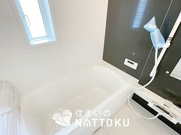 現地写真(浴室)
浴室暖房乾燥機付き。1坪タイプで広々です。