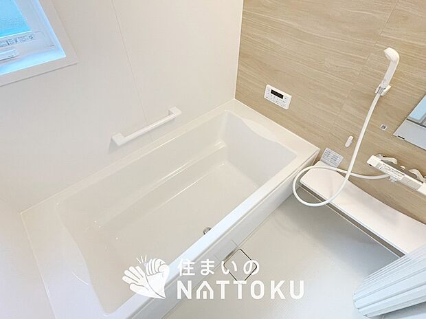 現地写真(浴室)
浴室暖房乾燥機付き。1坪タイプで広々です。