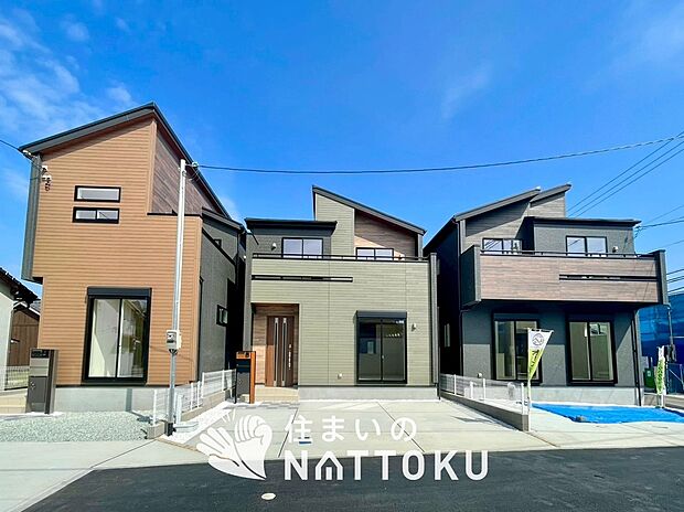 現地写真（街並み）
全３邸
駐車２台可能