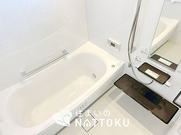 現地写真（浴室）
浴室暖房乾燥機付き。１坪タイプで広々です。