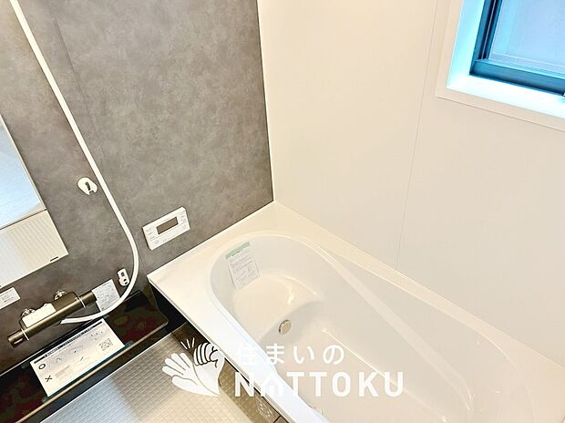 現地写真(浴室)
浴室暖房乾燥機付き。1坪タイプで広々です。