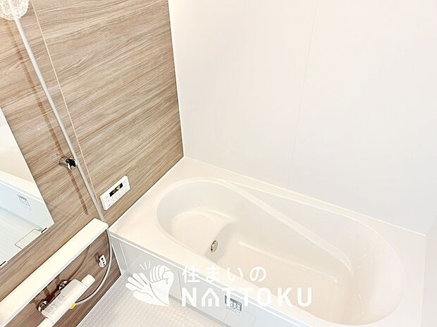 現地写真(浴室)
浴室暖房乾燥機付き。1坪タイプで広々です。