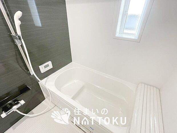 現地写真(浴室)
浴室暖房乾燥機付き。1坪タイプで広々です。