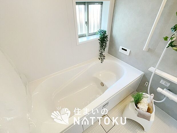 現地写真（浴室）
浴室暖房乾燥機付き。１坪タイプで広々です。