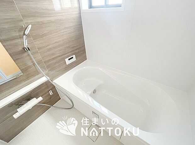 現地写真(浴室)
浴室暖房乾燥機付き。1坪タイプで広々です。