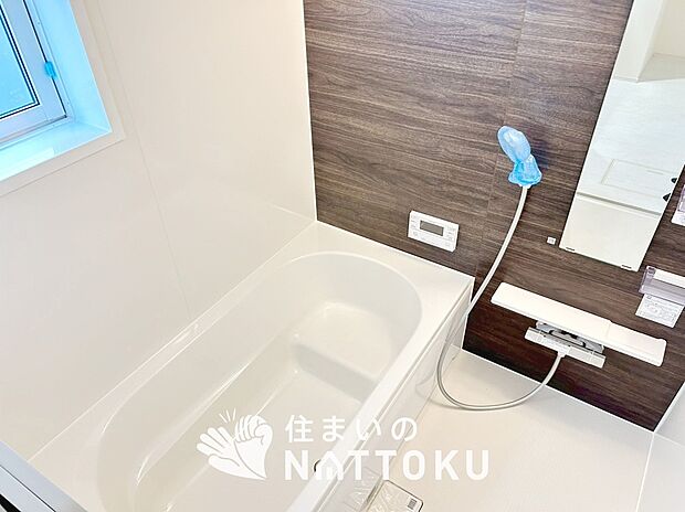 現地写真(浴室)
浴室暖房乾燥機付き。1坪タイプで広々です。