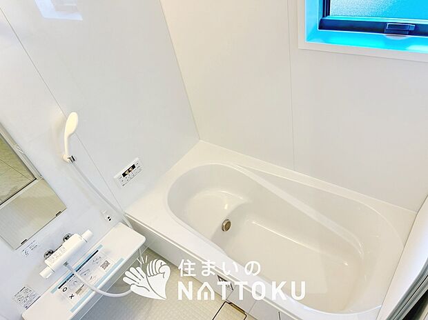 現地写真(浴室)
浴室暖房乾燥機付き。1坪タイプで広々です。