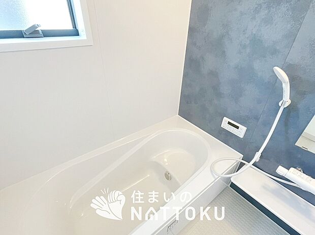 現地写真(浴室)
浴室暖房乾燥機付き。1坪タイプで広々です。