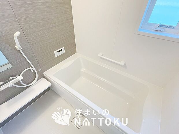 現地写真(浴室)
浴室暖房乾燥機付き。1坪タイプで広々です。