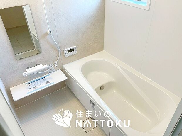 現地写真(浴室)
浴室暖房乾燥機付き。1坪タイプで広々です。