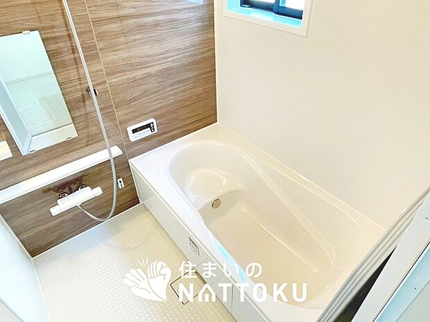 現地写真(浴室)
浴室暖房乾燥機付き。1坪タイプで広々です。