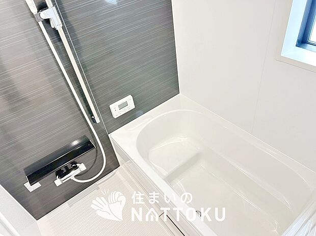 現地写真(浴室)
浴室暖房乾燥機付き。1坪タイプで広々です。