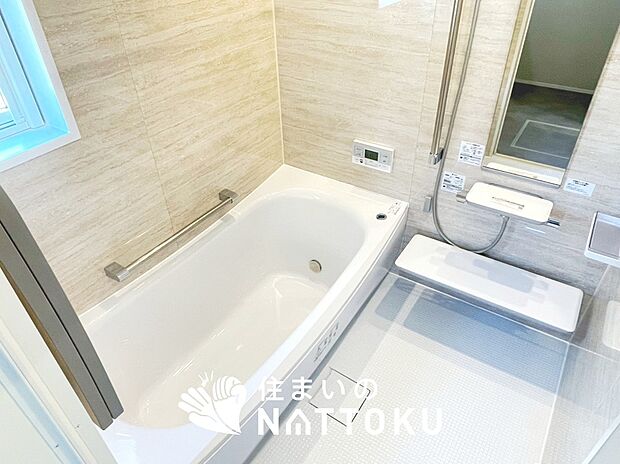 現地写真(浴室)
浴室暖房乾燥機付き。1坪タイプで広々です。