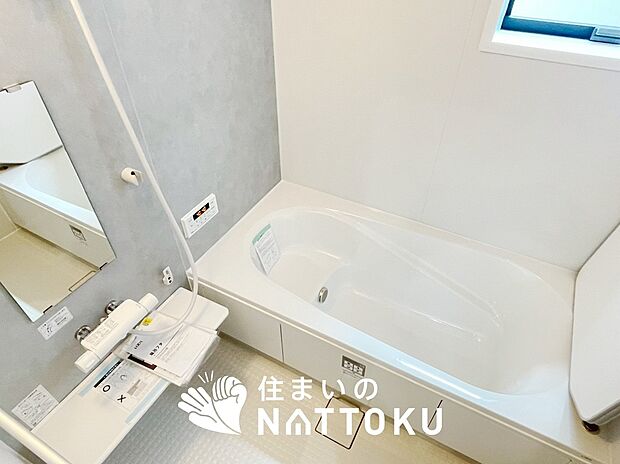 現地写真(浴室)
浴室暖房乾燥機付き。1坪タイプで広々です。