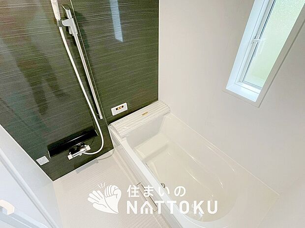 現地写真(浴室)
浴室暖房乾燥機付き。1坪タイプで広々です。