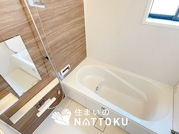 現地写真(浴室)
浴室暖房乾燥機付き。1坪タイプで広々です。