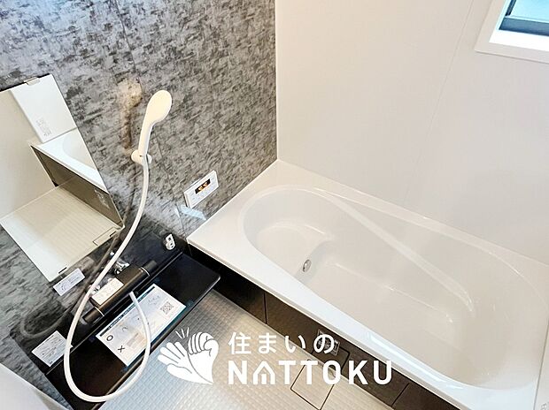 現地写真(浴室)
浴室暖房乾燥機付き。1坪タイプで広々です。