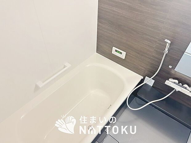 現地写真(浴室)
浴室暖房乾燥機付き。1坪タイプで広々です。