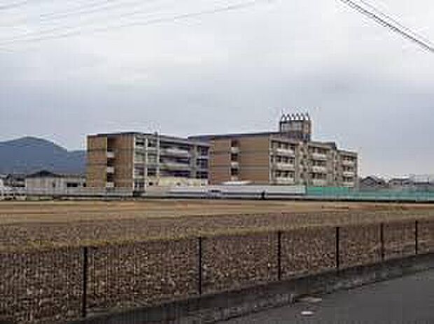 姫路市立大津中学校（約1,850m）