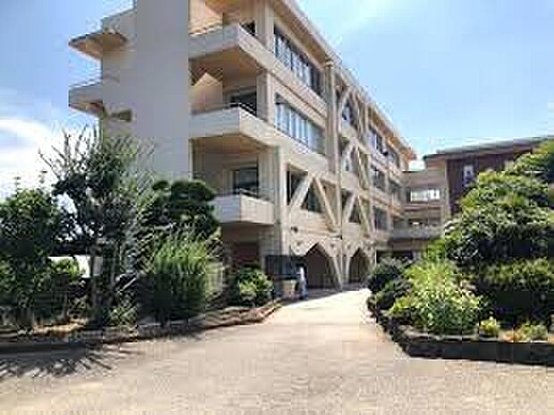 赤穂市立赤穂中学校（約2,600m）